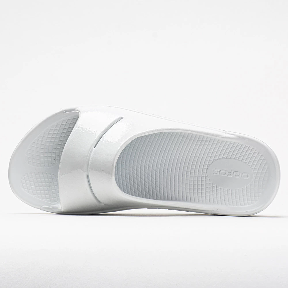 OOFOS OOahh Luxe Women's White 4 OOFOS OOahh Luxe Women's White - Image 2